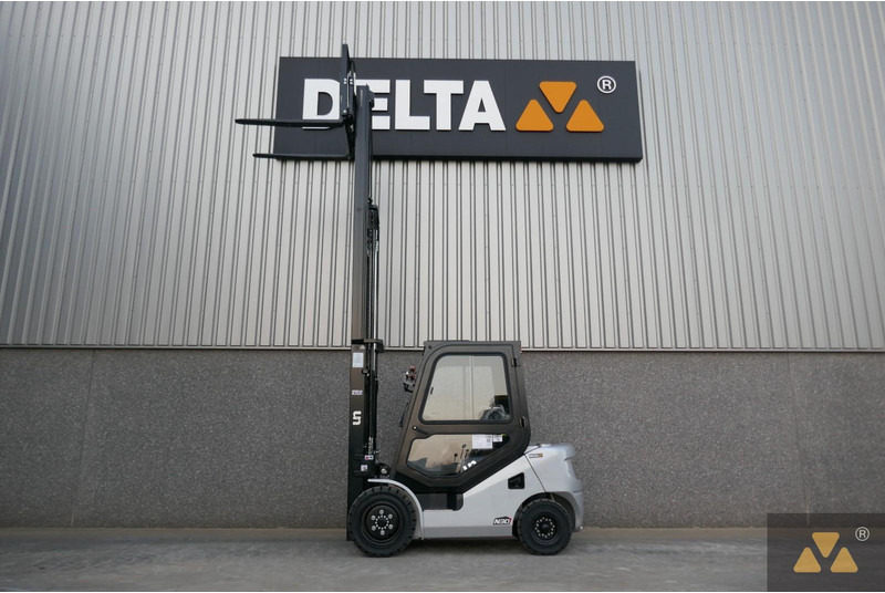 Un FD30T-NJB1 - Diesel forklift: picture 3 Un FD30T-NJB1 - Diesel forklift: picture 3