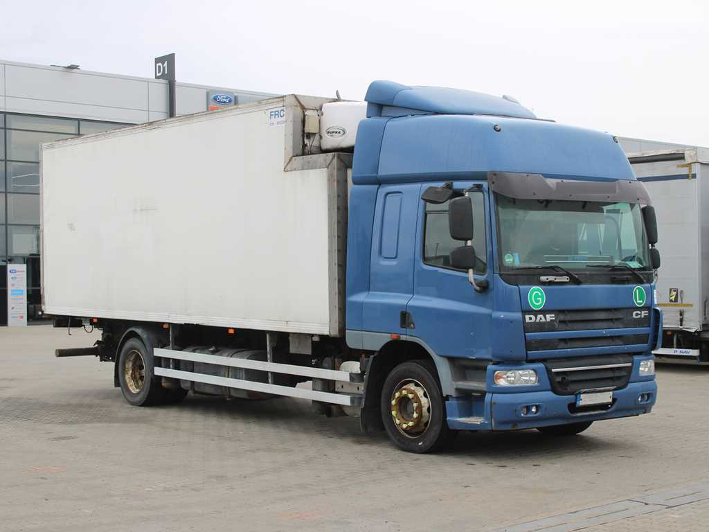 DAF FA 75360U, EURO 5, CARRIER SUPRA 550, AIR SUSPENSION - Refrigerated truck: picture 3 DAF FA 75360U, EURO 5, CARRIER SUPRA 550, AIR SUSPENSION - Refrigerated truck: picture 3
