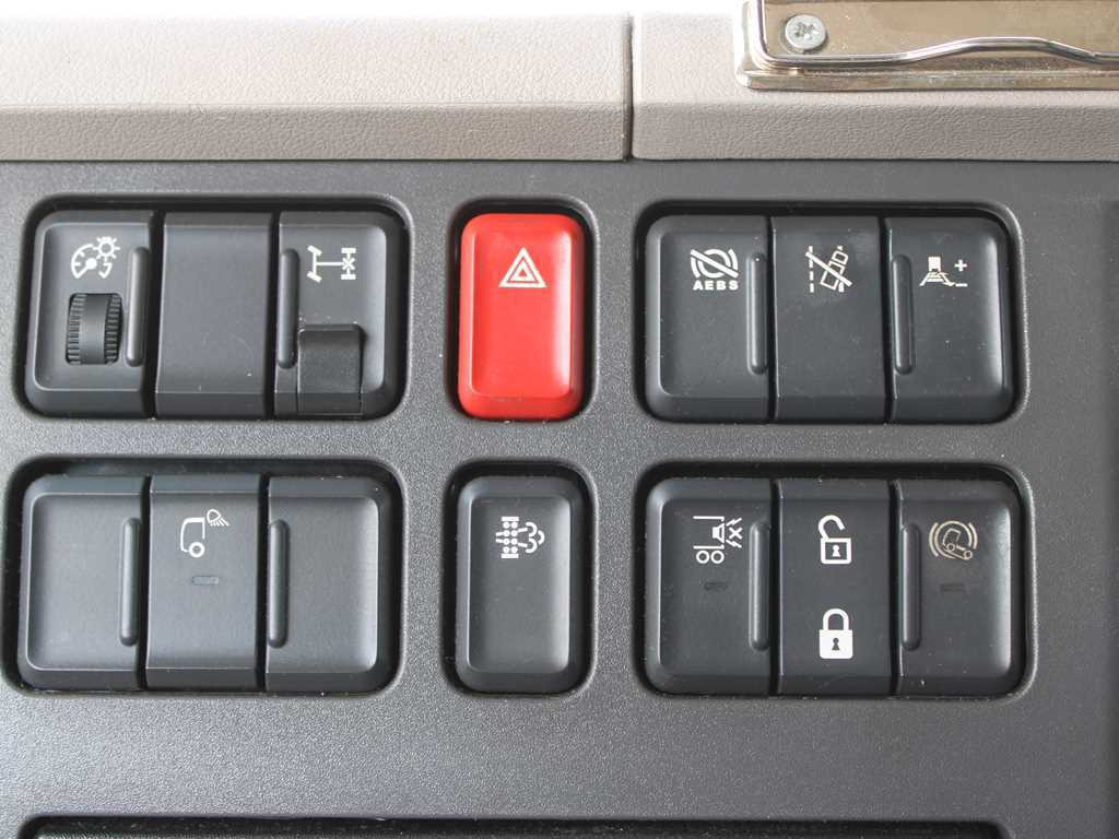 Curtain side truck DAF LF 290 FA, EURO 6, SLEEPING BODY: picture 11