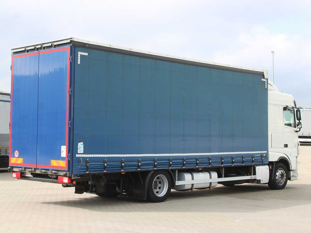DAF XF 450, EURO 6, INDEPENDENT AIR CONDITIONING, AIR SUSPENSION - Curtain side truck: picture 4 DAF XF 450, EURO 6, INDEPENDENT AIR CONDITIONING, AIR SUSPENSION - Curtain side truck: picture 4