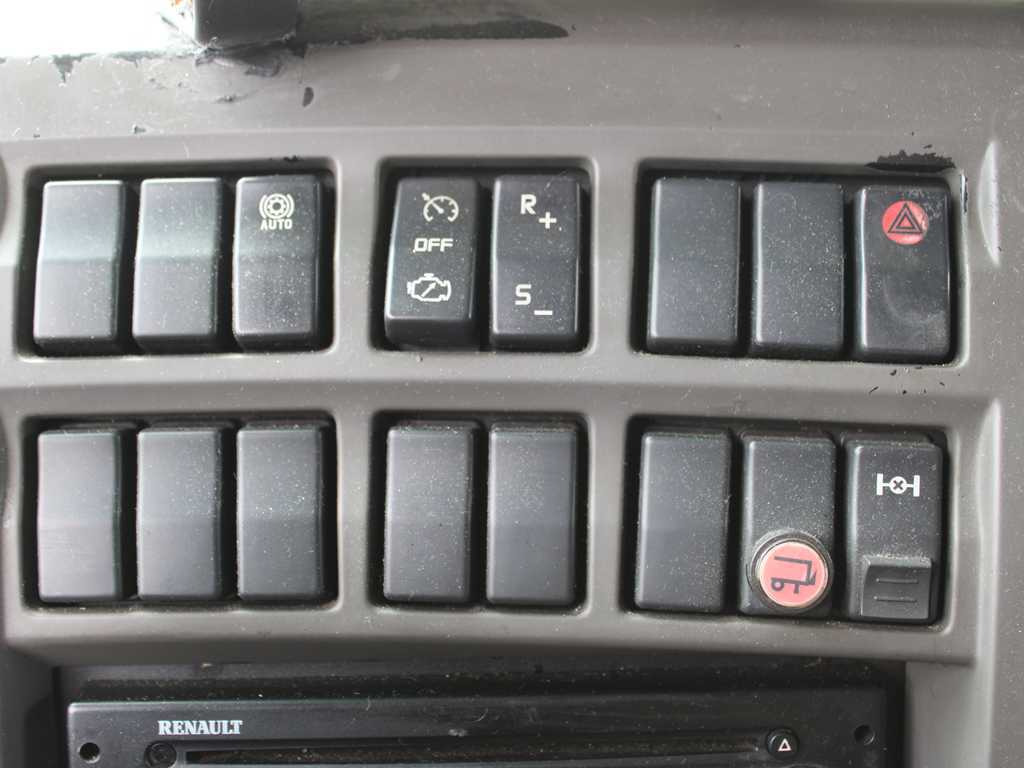 Curtain side truck Renault MIDLUM 220.12, EURO 5, SLEEPING BODY, HYDRAULIC FRONT: picture 16