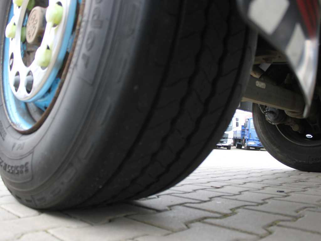 Dropside/ Flatbed trailer Schwarzmüller PA 3/E, LIFTING AXLE, SIDE PANEL: picture 17 Dropside/ Flatbed trailer Schwarzmüller PA 3/E, LIFTING AXLE, SIDE PANEL: picture 17