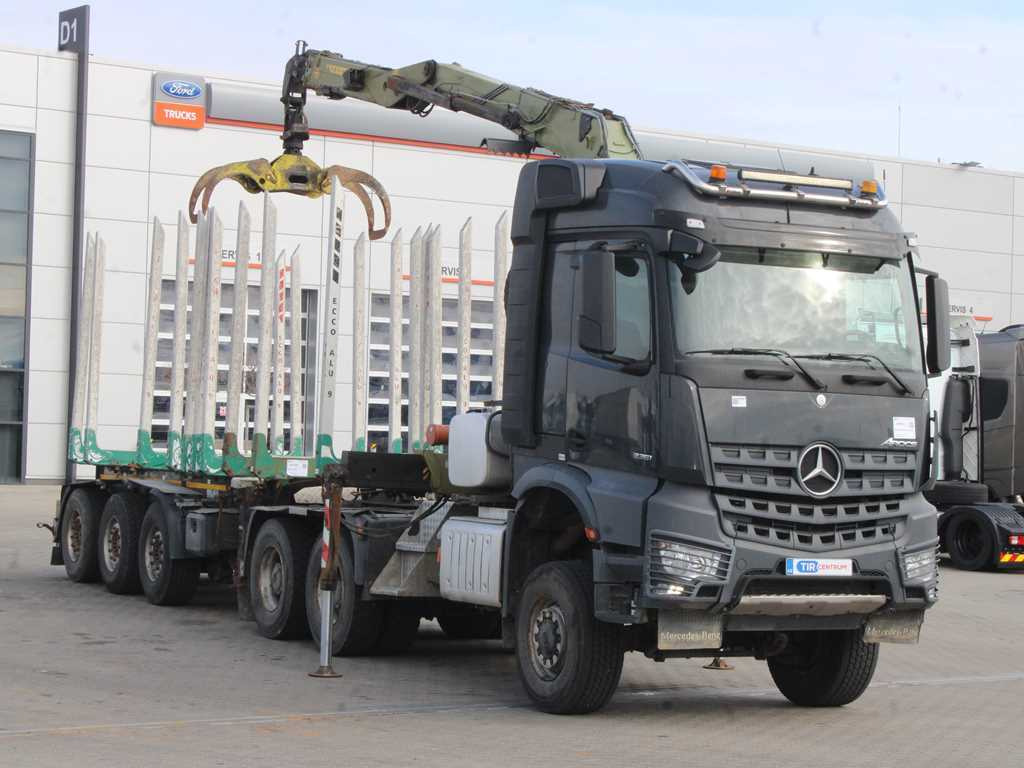 Mercedes-Benz Arocs 3351, 6x6, HYDRAULIC ARM LOGLIFT ET450, TIRES 80% + DOLL (2017) - Tractor unit: picture 3 Mercedes-Benz Arocs 3351, 6x6, HYDRAULIC ARM LOGLIFT ET450, TIRES 80% + DOLL (2017) - Tractor unit: picture 3