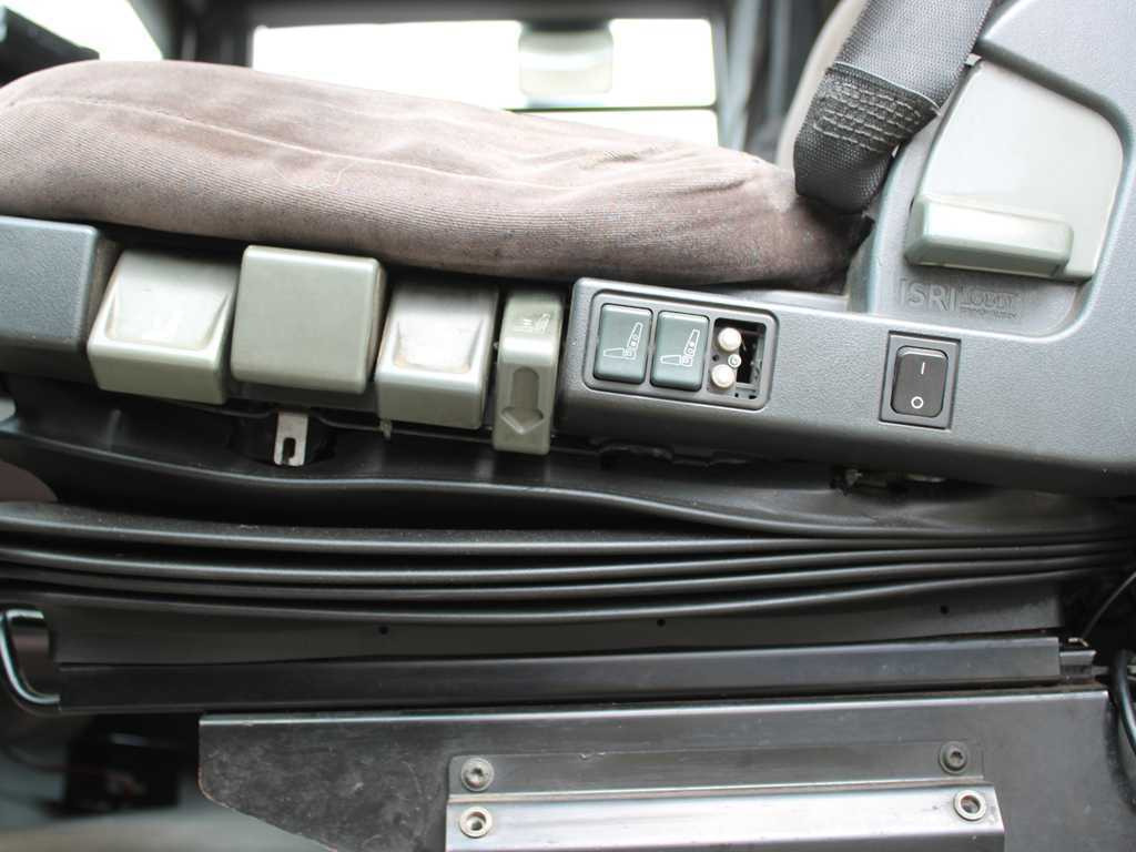 Renault MAGNUM 440.18, EURO 3 - Tractor unit: picture 5 Renault MAGNUM 440.18, EURO 3 - Tractor unit: picture 5