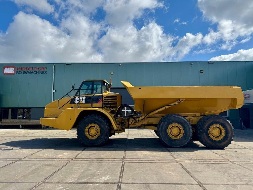 CAT 735 - Articulated dump truck: picture 1 CAT 735 - Articulated dump truck: picture 1