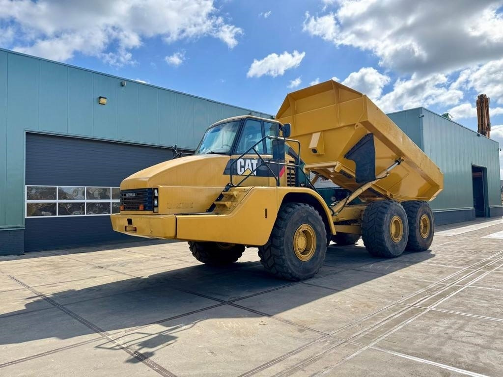 CAT 735 - Articulated dump truck: picture 5 CAT 735 - Articulated dump truck: picture 5