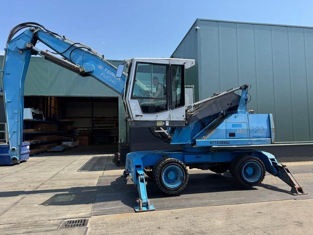 Fuchs MHL 320 - Material handler: picture 2 Fuchs MHL 320 - Material handler: picture 2