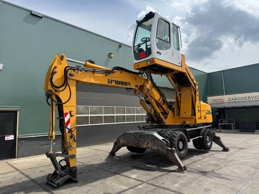 Liebherr A 316 - Material handler: picture 2 Liebherr A 316 - Material handler: picture 2