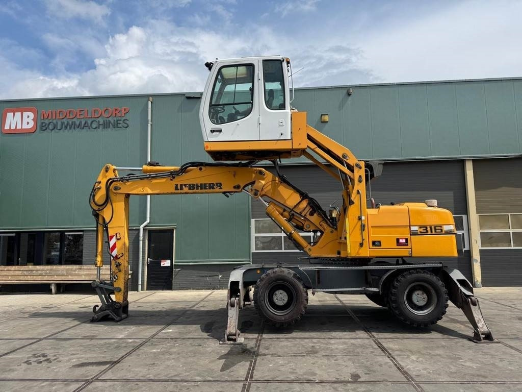 Liebherr A 316 - Material handler: picture 1 Liebherr A 316 - Material handler: picture 1