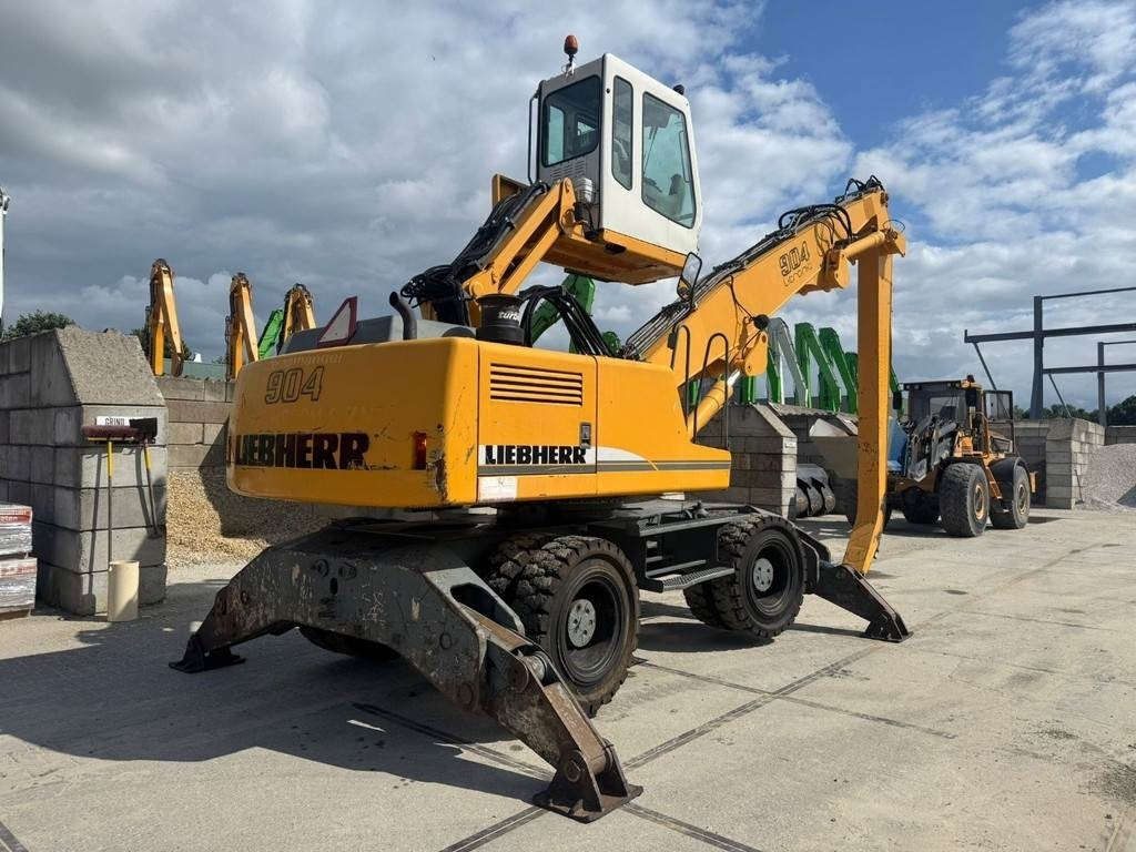 Liebherr A 904 - Material handler: picture 4 Liebherr A 904 - Material handler: picture 4