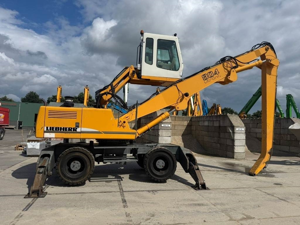 Liebherr A 904 - Material handler: picture 5 Liebherr A 904 - Material handler: picture 5