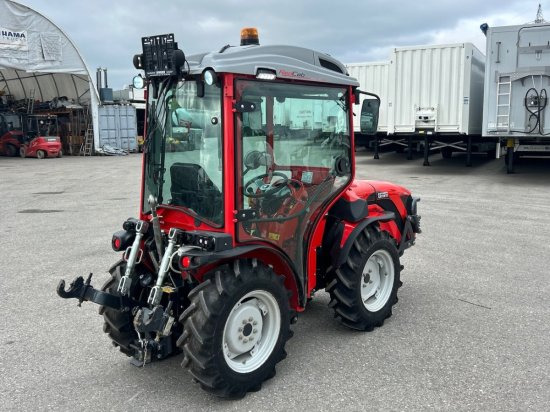 Antonio Carraro SRX 5800 TORA REDCAB, YANMAR; RADIO; KLIMA; RevGuide - Compact tractor: picture 5 Antonio Carraro SRX 5800 TORA REDCAB, YANMAR; RADIO; KLIMA; RevGuide - Compact tractor: picture 5