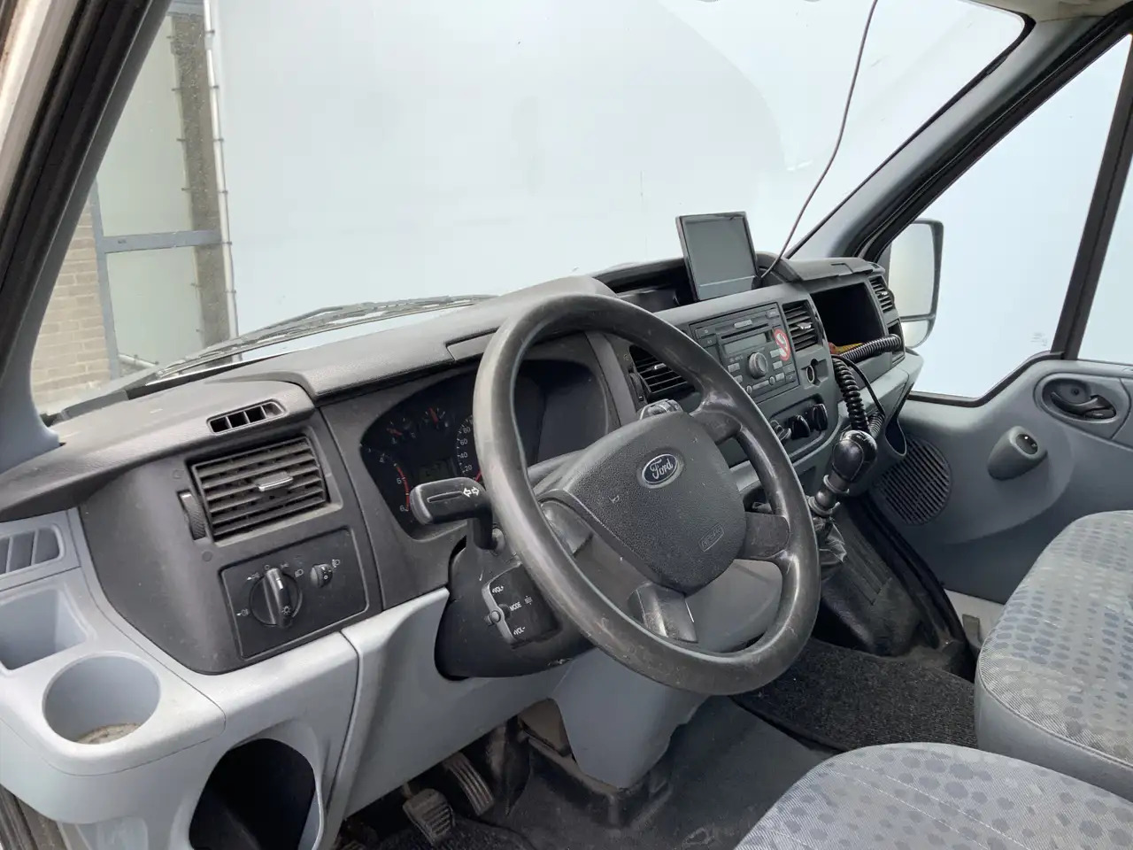 Ford Transit 350L 2.4 TDCI MARGE !!bak&Laadklep &Zijdeur Airco - Closed box van: picture 5 Ford Transit 350L 2.4 TDCI MARGE !!bak&Laadklep &Zijdeur Airco - Closed box van: picture 5