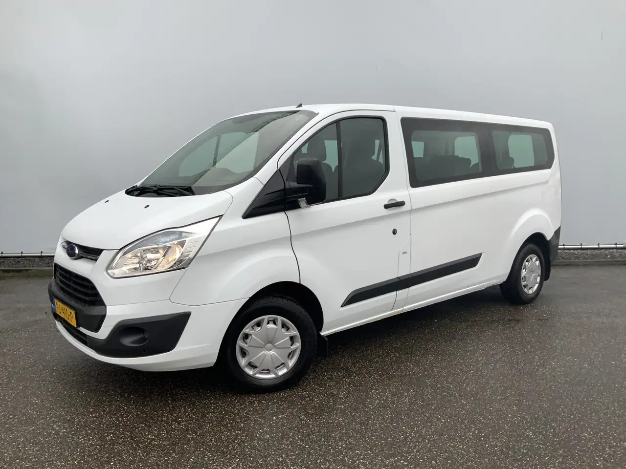 Ford Transit Custom TURBOPROBLEEM 300 2.2 TDCI L2H1 - People carrier: picture 1 Ford Transit Custom TURBOPROBLEEM 300 2.2 TDCI L2H1 - People carrier: picture 1