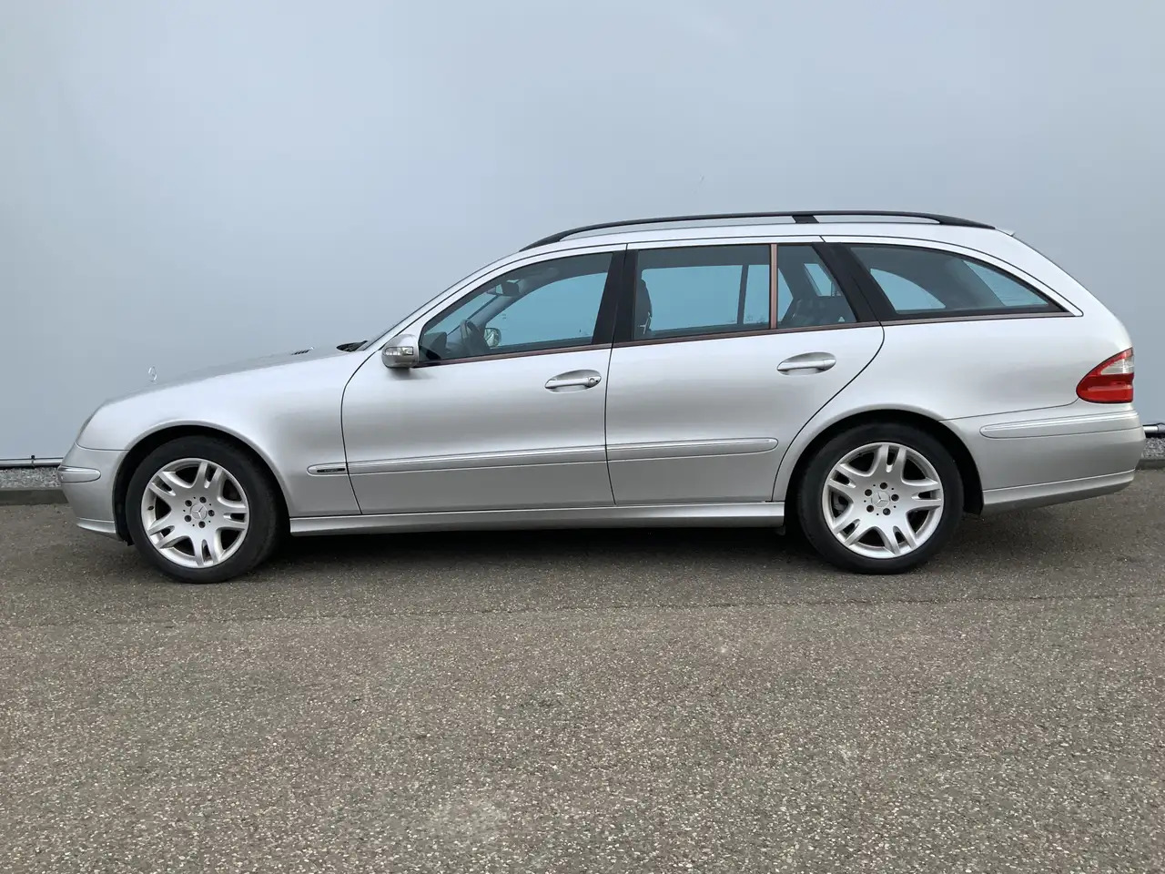 Mercedes-Benz E 500 Combi V8 Elegance 4-Matic airmatic,full option - Estate car: picture 3 Mercedes-Benz E 500 Combi V8 Elegance 4-Matic airmatic,full option - Estate car: picture 3