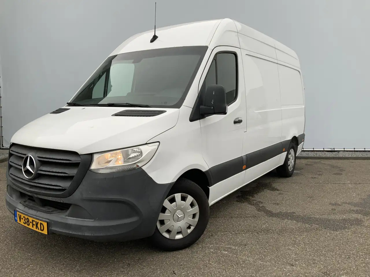 Mercedes-Benz Sprinter 314 2.2 CDI L2H1 EURO VI-D Airco Camera 3 Zits Ext - Panel van: picture 1 Mercedes-Benz Sprinter 314 2.2 CDI L2H1 EURO VI-D Airco Camera 3 Zits Ext - Panel van: picture 1