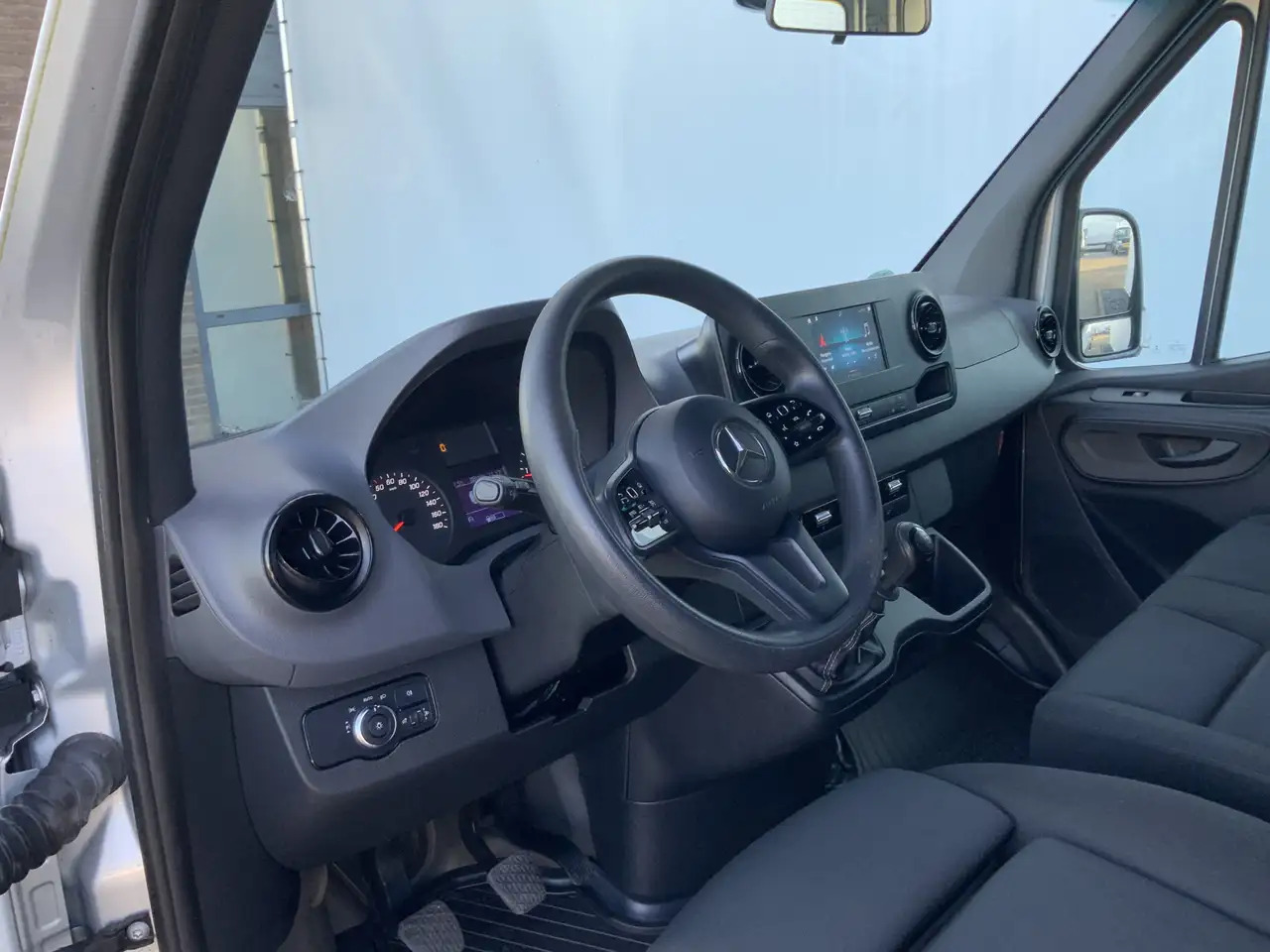 Mercedes-Benz Sprinter 314 2.2 CDI L2H2 Airco Cruise 3 Zits Trekhaak 2000 - Crew cab van: picture 4 Mercedes-Benz Sprinter 314 2.2 CDI L2H2 Airco Cruise 3 Zits Trekhaak 2000 - Crew cab van: picture 4