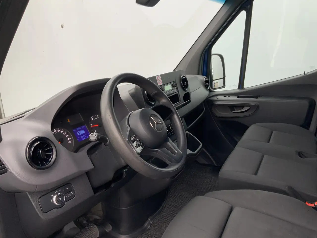 Mercedes-Benz Sprinter 315 1.9 CDI L2H1 Automaat Airco Cruise 3 Zits Trek - Panel van: picture 5 Mercedes-Benz Sprinter 315 1.9 CDI L2H1 Automaat Airco Cruise 3 Zits Trek - Panel van: picture 5