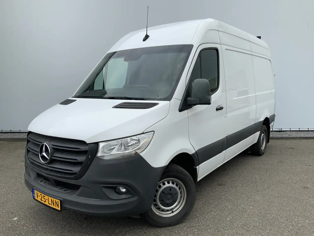 Mercedes-Benz Sprinter 316 2.2 CDI L2H2 Airco Cruise Camera Navi Trekhaak - Panel van: picture 1 Mercedes-Benz Sprinter 316 2.2 CDI L2H2 Airco Cruise Camera Navi Trekhaak - Panel van: picture 1