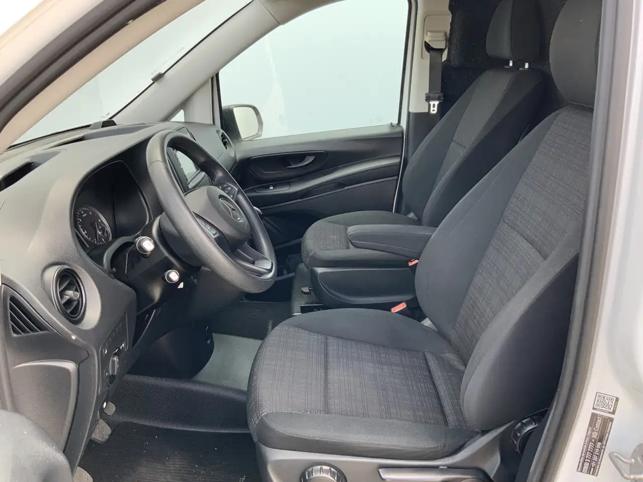 Mercedes-Benz Vito 110 CDI L2 Airco Cruise Navi Scherm Dakrail Euro 6 - Small van: picture 4 Mercedes-Benz Vito 110 CDI L2 Airco Cruise Navi Scherm Dakrail Euro 6 - Small van: picture 4