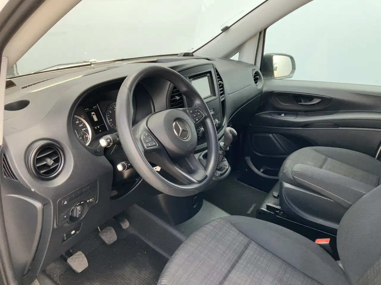 Mercedes-Benz Vito 110 CDI L2 Airco Cruise Navi Scherm Dakrail Euro 6 - Small van: picture 5 Mercedes-Benz Vito 110 CDI L2 Airco Cruise Navi Scherm Dakrail Euro 6 - Small van: picture 5
