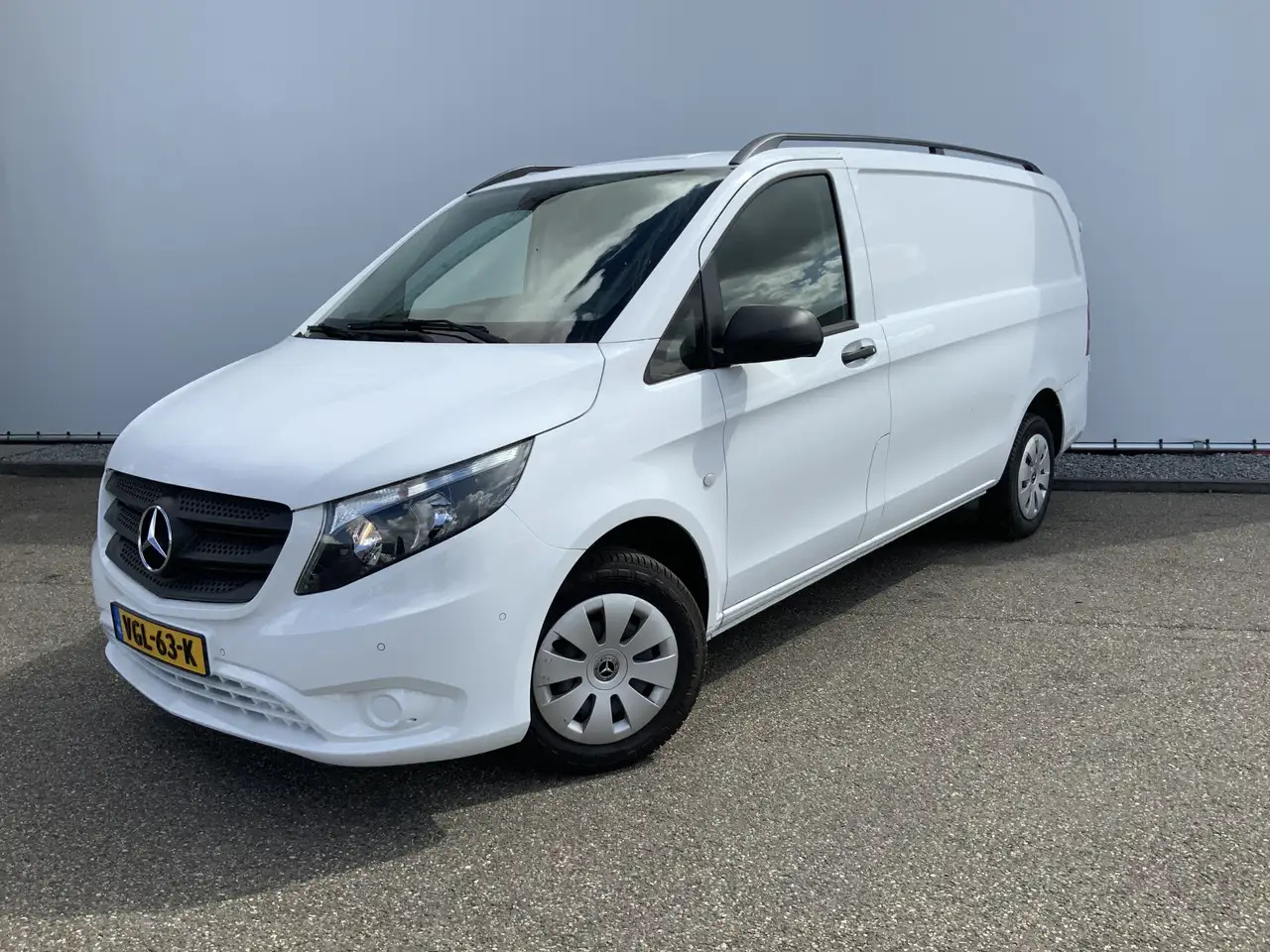 Mercedes-Benz Vito 110 CDI L2 Airco Cruise Navi Scherm Dakrail Euro 6 - Small van: picture 1 Mercedes-Benz Vito 110 CDI L2 Airco Cruise Navi Scherm Dakrail Euro 6 - Small van: picture 1