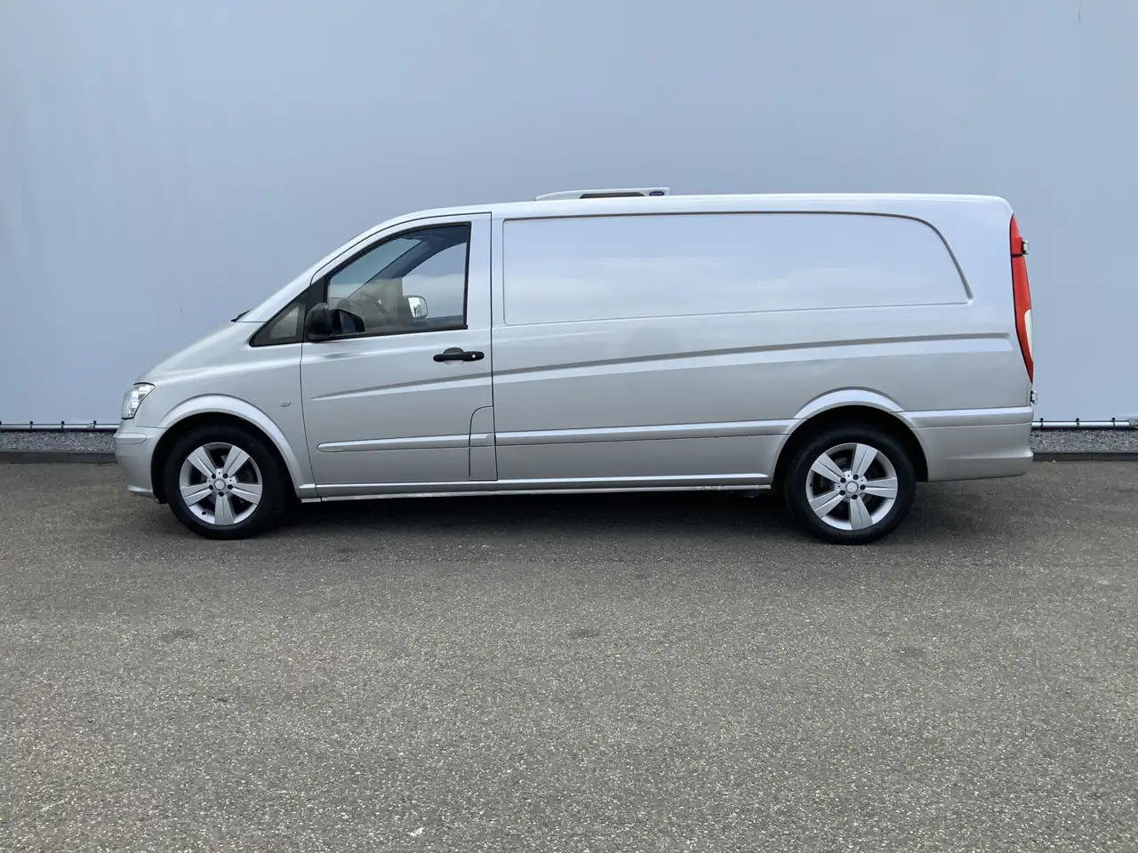 Mercedes-Benz Vito 122 CDI Automaat Koel Auto werkt 100 % 0.gr Airco - Refrigerated delivery van: picture 3 Mercedes-Benz Vito 122 CDI Automaat Koel Auto werkt 100 % 0.gr Airco - Refrigerated delivery van: picture 3