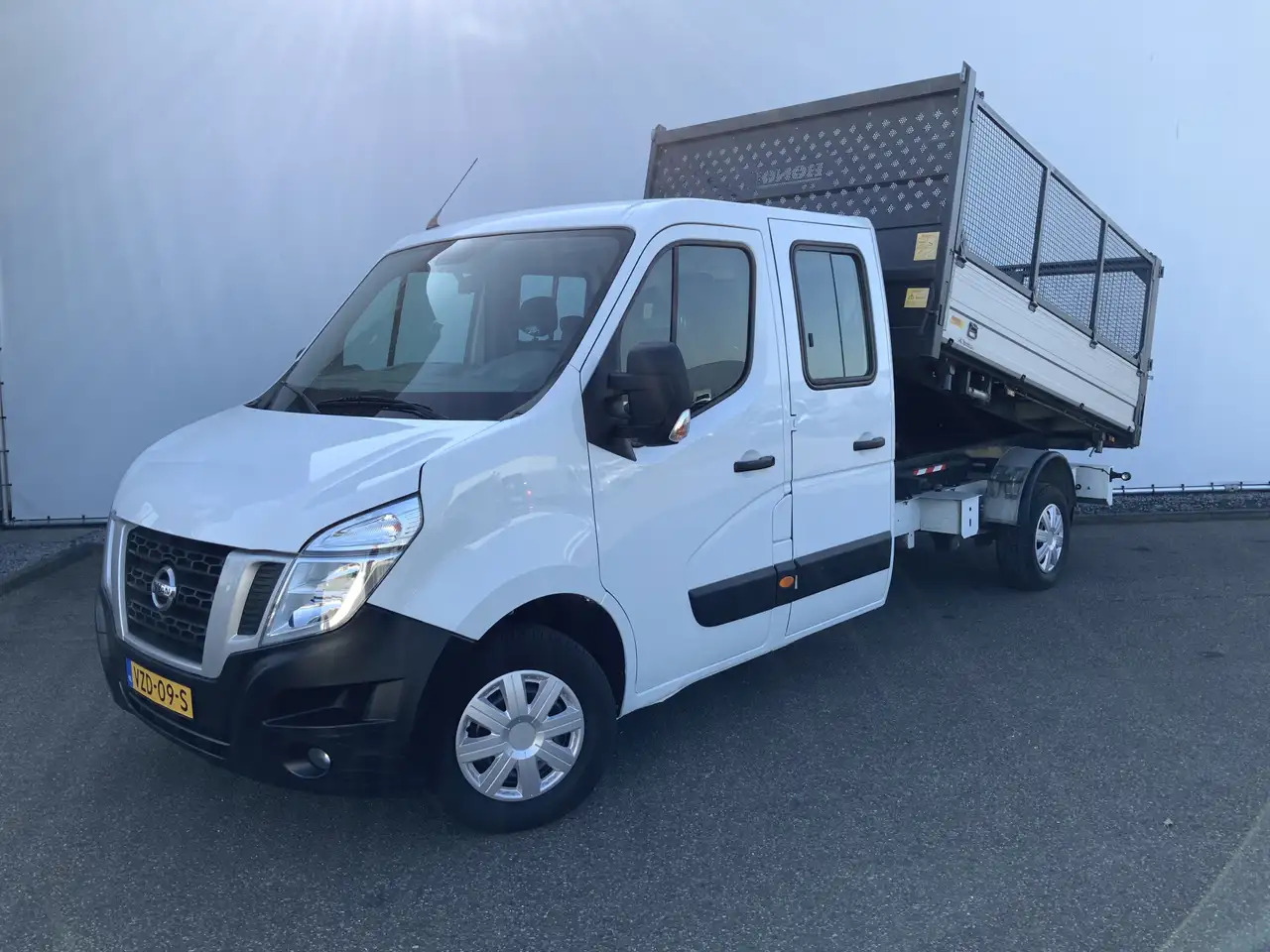 Nissan NV400 2.3 dCi L3H1 Dub Cab 3 Zijde Kipper Airco Bakmaat - Tipper van, Crew cab van: picture 1 Nissan NV400 2.3 dCi L3H1 Dub Cab 3 Zijde Kipper Airco Bakmaat - Tipper van, Crew cab van: picture 1