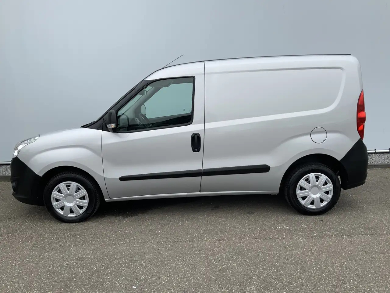 Opel Combo 1.3 CDTi L1H1 Edition Airco Euro 6 - Panel van: picture 3 Opel Combo 1.3 CDTi L1H1 Edition Airco Euro 6 - Panel van: picture 3