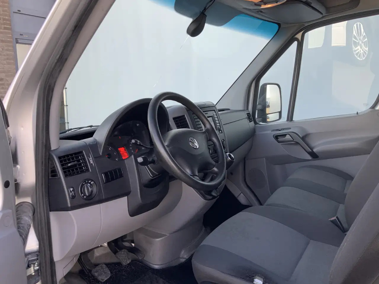 Volkswagen Crafter 46 2.0 TDI L3H1 Airco Cruise Lucht Geveerd Lier Tr - Tow truck: picture 5 Volkswagen Crafter 46 2.0 TDI L3H1 Airco Cruise Lucht Geveerd Lier Tr - Tow truck: picture 5