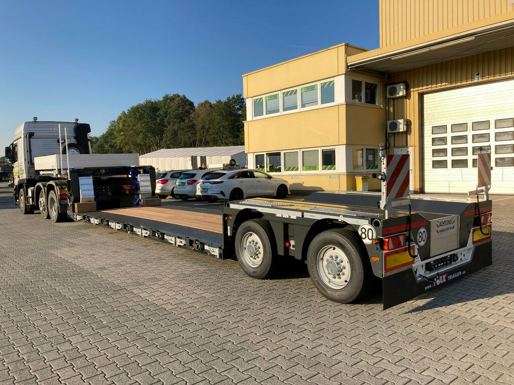 Faymonville MAX Trailer 2-Achs-Tiefbett mit Pendelachsen  - Low loader semi-trailer: picture 1 Faymonville MAX Trailer 2-Achs-Tiefbett mit Pendelachsen  - Low loader semi-trailer: picture 1