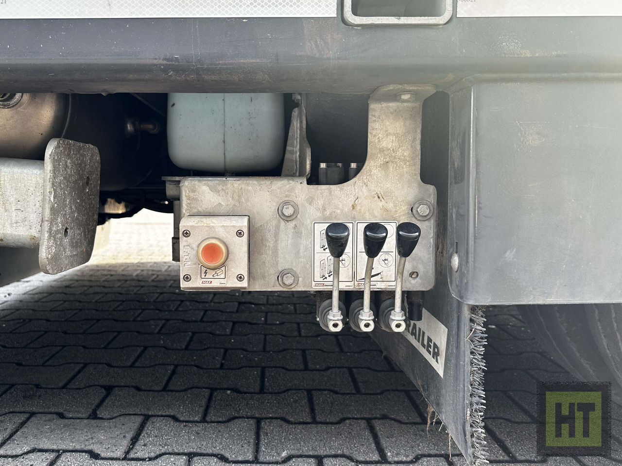 Low loader semi-trailer Faymonville MAX Trailer 4-Achs-Mega-Tele-Semi mit Rampen: picture 10 Low loader semi-trailer Faymonville MAX Trailer 4-Achs-Mega-Tele-Semi mit Rampen: picture 10