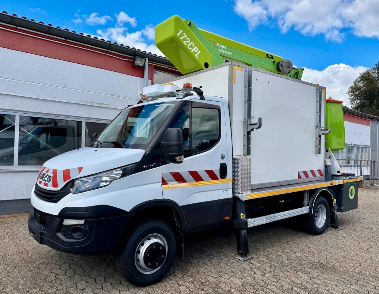 Iveco 70C18 Hubarbeitsbühne France Elevateur 172 CPL - Truck mounted aerial platform: picture 1 Iveco 70C18 Hubarbeitsbühne France Elevateur 172 CPL - Truck mounted aerial platform: picture 1
