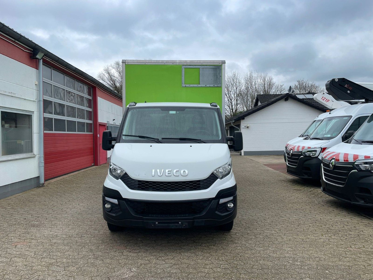 Iveco Daily 35C15 Koffer 4.2m Ladebordwand - Closed box van: picture 3 Iveco Daily 35C15 Koffer 4.2m Ladebordwand - Closed box van: picture 3