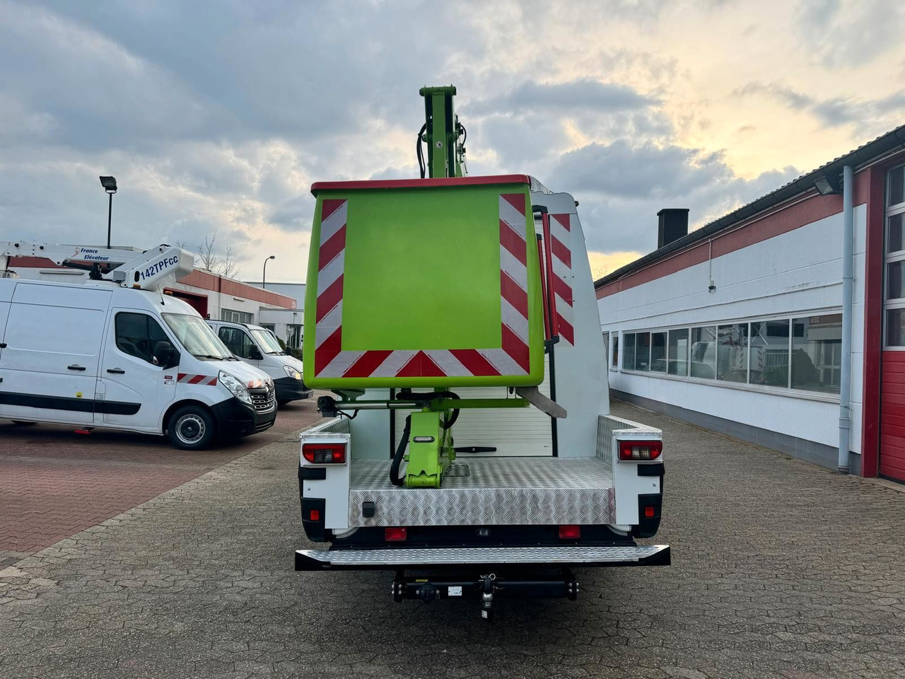 Iveco Daily 70C15 Steiger France Elevateur 172 TPFcc - Truck mounted aerial platform: picture 5 Iveco Daily 70C15 Steiger France Elevateur 172 TPFcc - Truck mounted aerial platform: picture 5