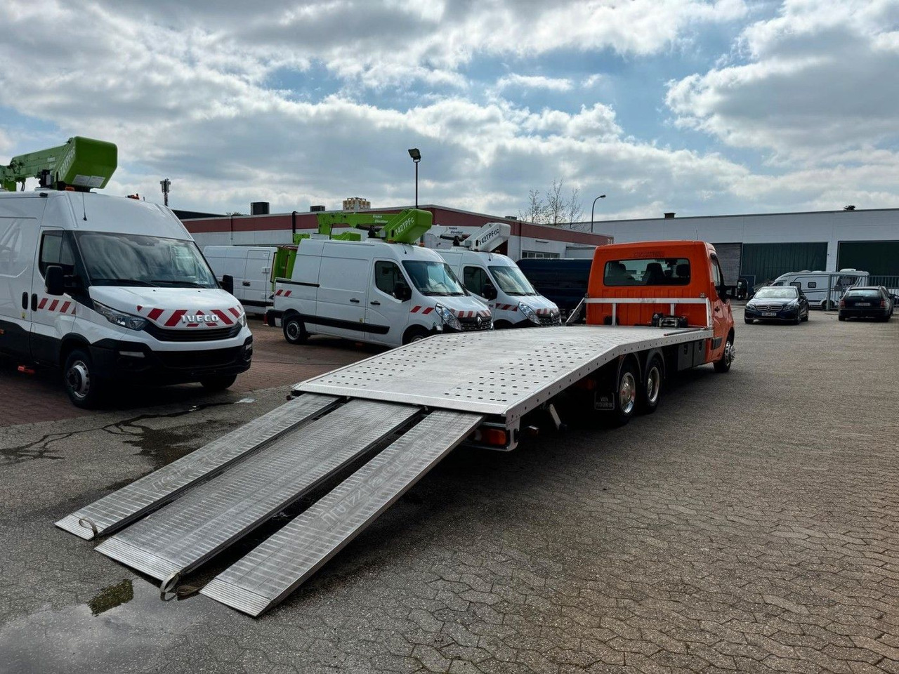 Renault Master Autotransporter - Car transporter truck: picture 4 Renault Master Autotransporter - Car transporter truck: picture 4