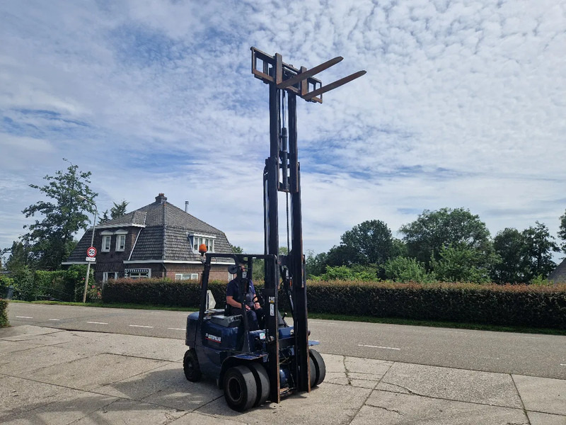 Diesel forklift Caterpillar DP25K met breed vorkenbord: picture 16
