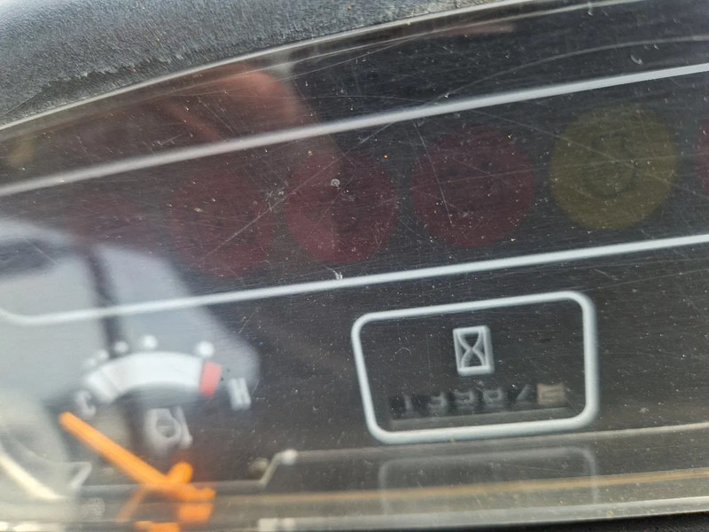 Diesel forklift Caterpillar DP25K met breed vorkenbord: picture 9