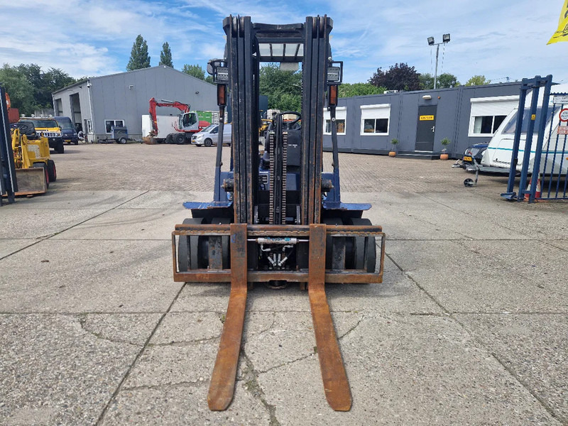 Diesel forklift Caterpillar DP25K met breed vorkenbord: picture 18