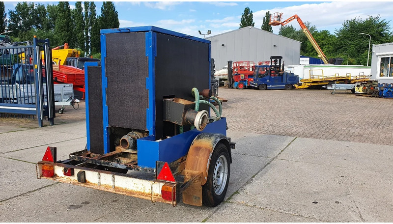 Diversen vuilwaterpomp met Petter motor - Water pump: picture 1 Diversen vuilwaterpomp met Petter motor - Water pump: picture 1