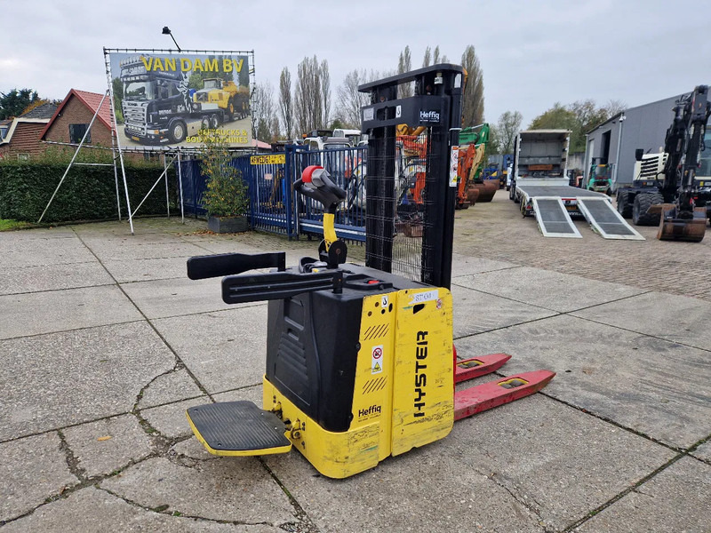 Hyster S1.5S elektrische stapelaar hefhoogte 3.17m. - Stacker: picture 5 Hyster S1.5S elektrische stapelaar hefhoogte 3.17m. - Stacker: picture 5