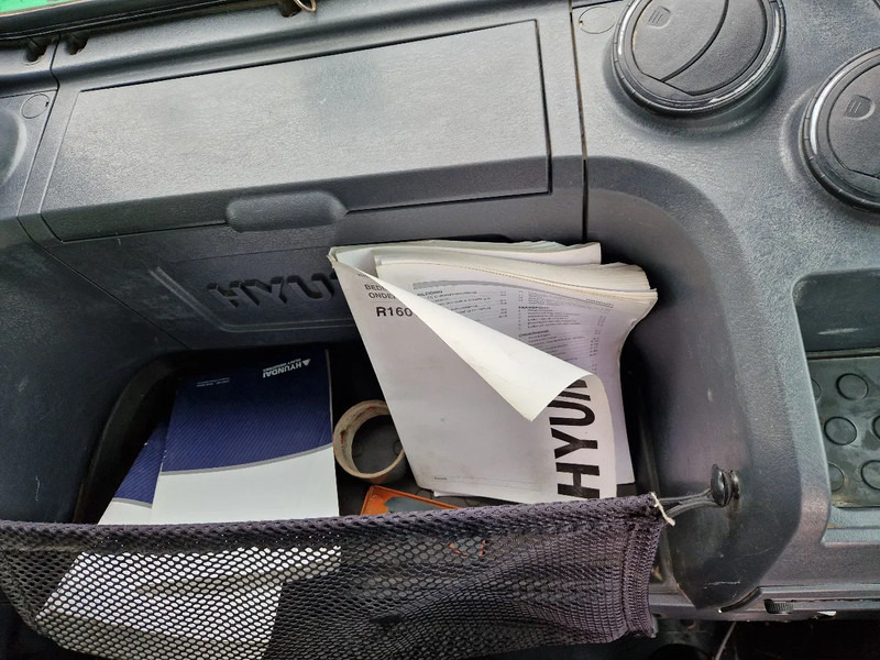 Wheel excavator Hyundai Robex 160W-9A met 6-cilinder Cummins motor: picture 14 Wheel excavator Hyundai Robex 160W-9A met 6-cilinder Cummins motor: picture 14