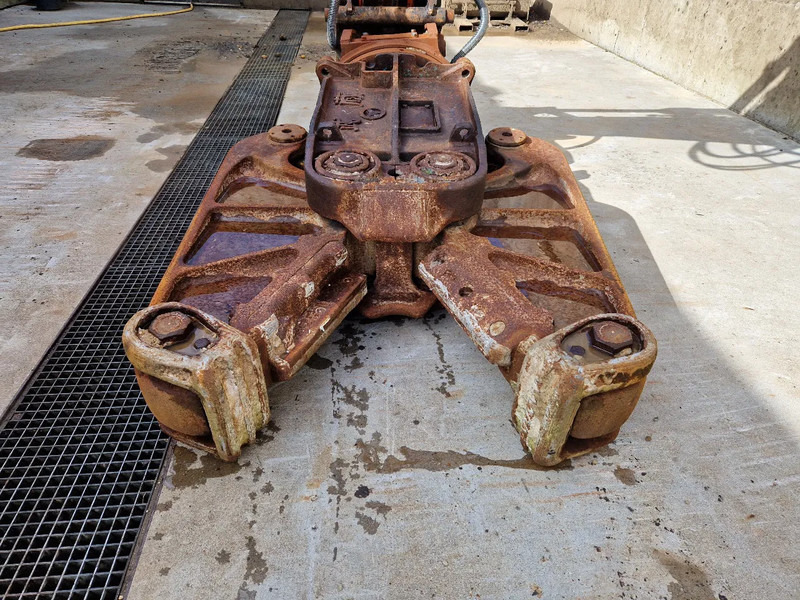 Komatsu JCYC17 schrootschaar en betonvergruizer - Demolition shears for Construction machinery: picture 1 Komatsu JCYC17 schrootschaar en betonvergruizer - Demolition shears for Construction machinery: picture 1