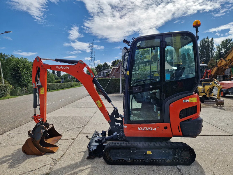 Kubota KX019-4 met 1990 uur - Mini excavator: picture 1 Kubota KX019-4 met 1990 uur - Mini excavator: picture 1