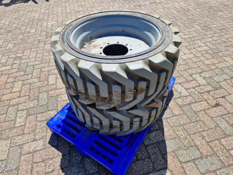 Onbekend 3x nieuwe OUTRIGGER volgeschuimde hoogwerkerband met velg - Tire: picture 2 Onbekend 3x nieuwe OUTRIGGER volgeschuimde hoogwerkerband met velg - Tire: picture 2