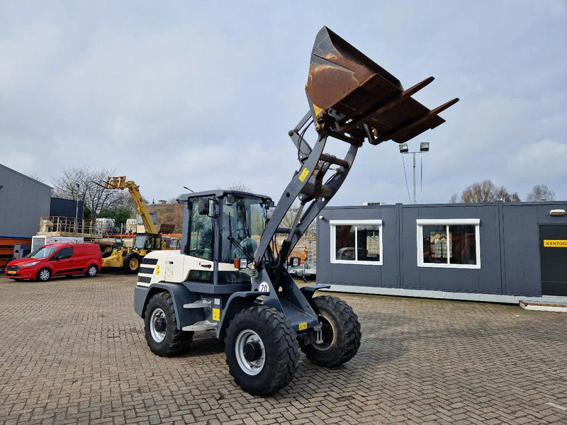 Yanmar / Terex TL80 met NL kenteken very low hours! - Wheel loader: picture 5 Yanmar / Terex TL80 met NL kenteken very low hours! - Wheel loader: picture 5
