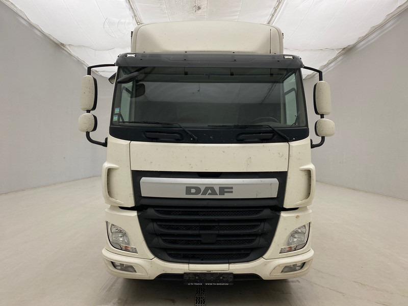 DAF CF 310 - Box truck: picture 2 DAF CF 310 - Box truck: picture 2