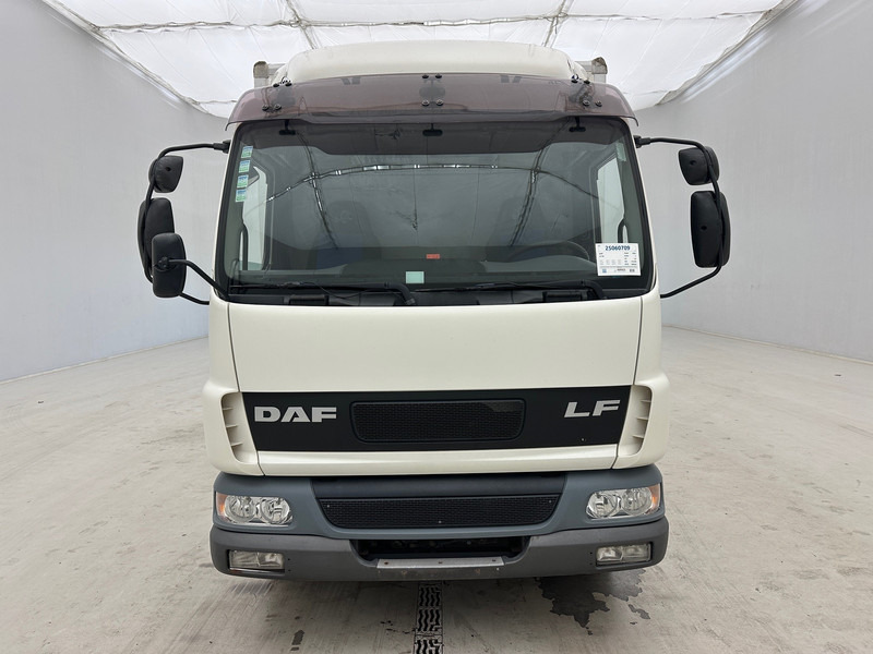 DAF LF45.150 - Box truck: picture 2 DAF LF45.150 - Box truck: picture 2