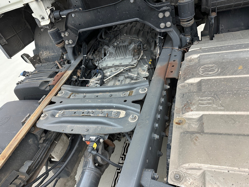 Cab chassis truck DAF XF 460 Space Cab: picture 11