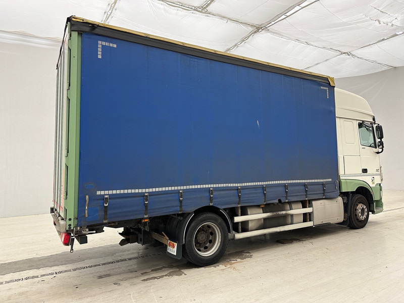 DAF XF 460 Super Space Cab - Curtain side truck: picture 4 DAF XF 460 Super Space Cab - Curtain side truck: picture 4